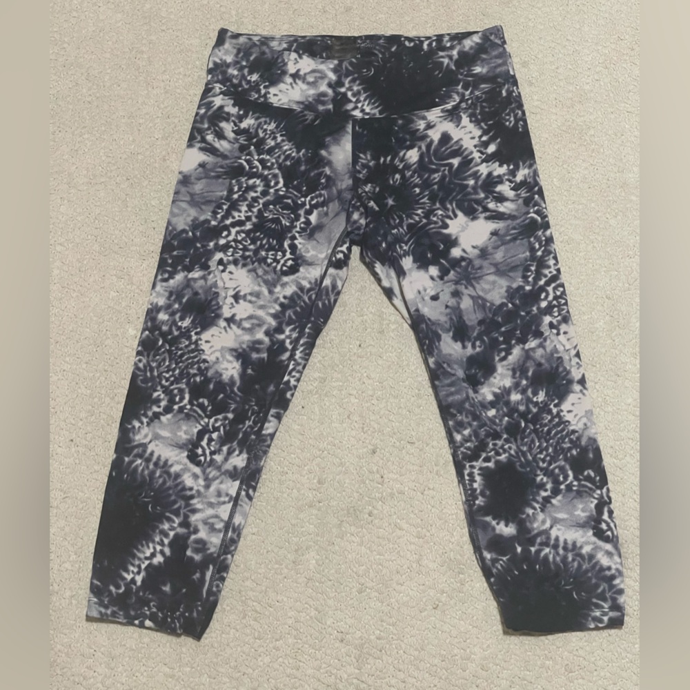 Calvin Klein Tie Die Yoga Capris size M